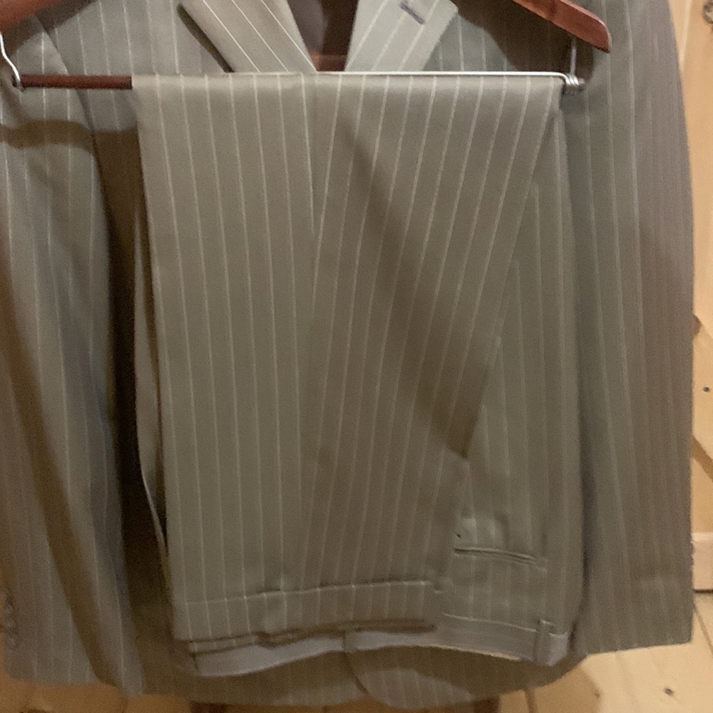 Never Worn - image 4